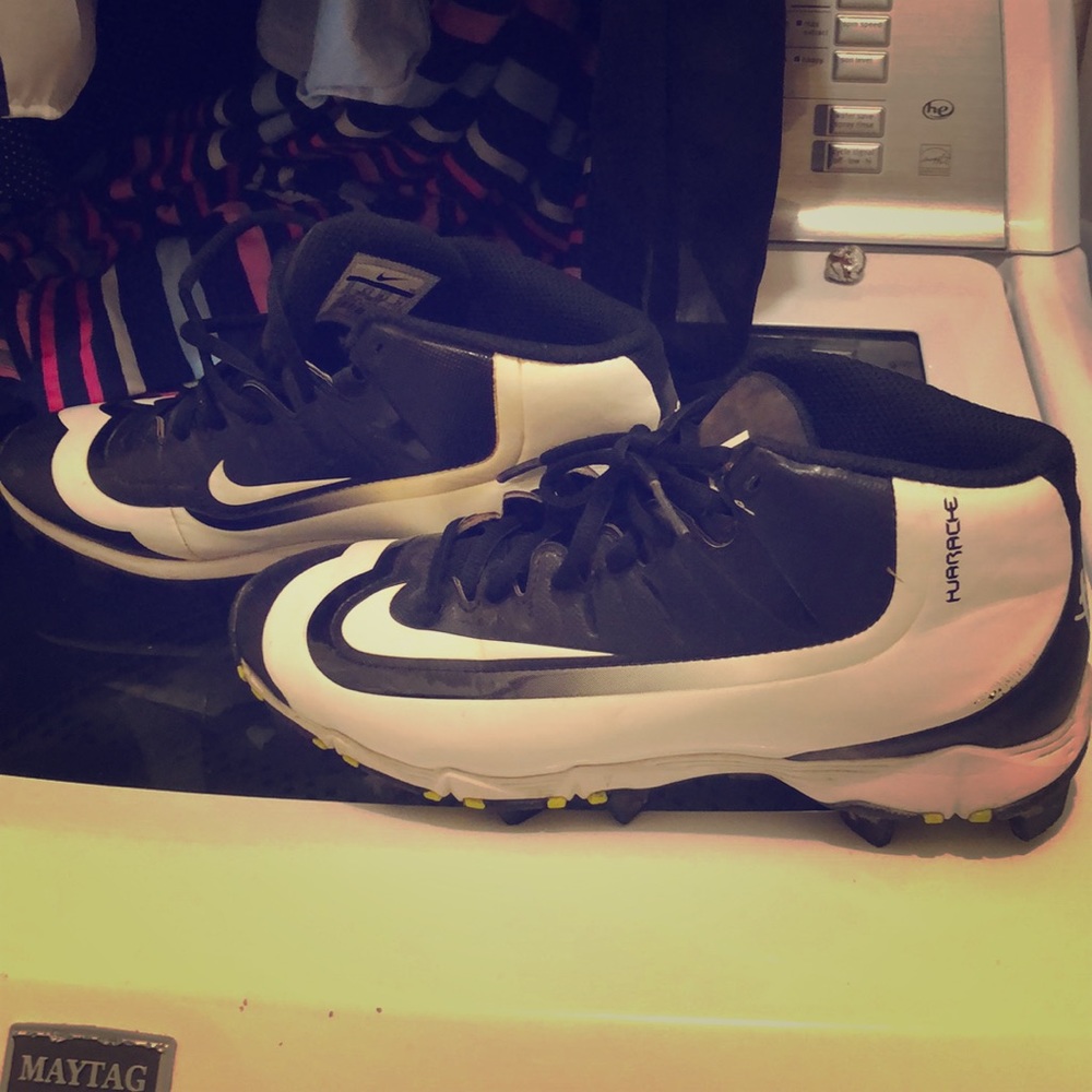 Size 6 baseball cleats